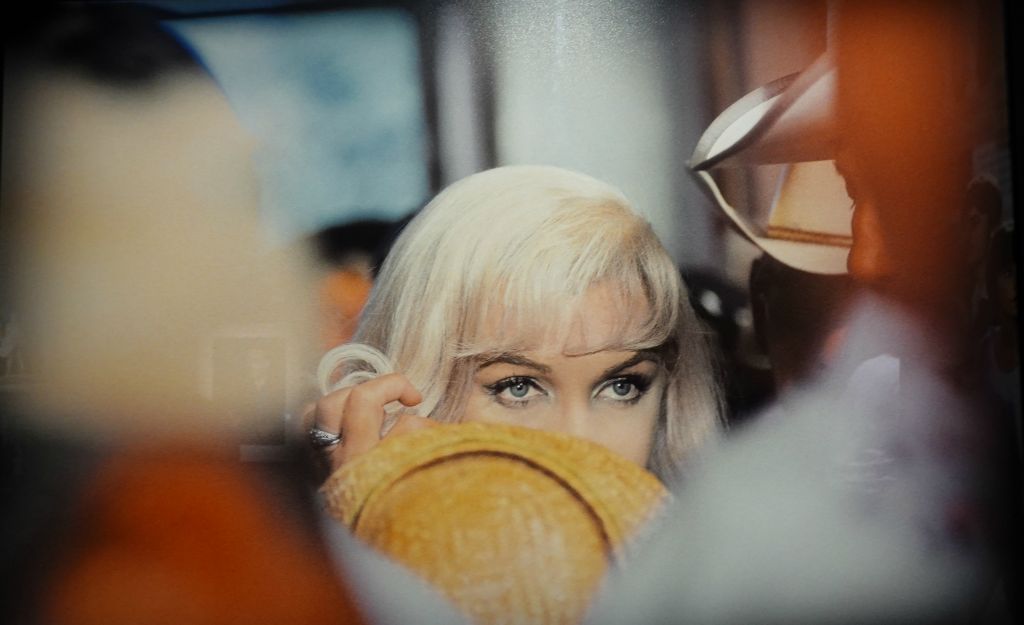 Il a aussi photgraphié de nombreux artistes, ici Marilyn Monroe en 1960 à Reno dans le Névada